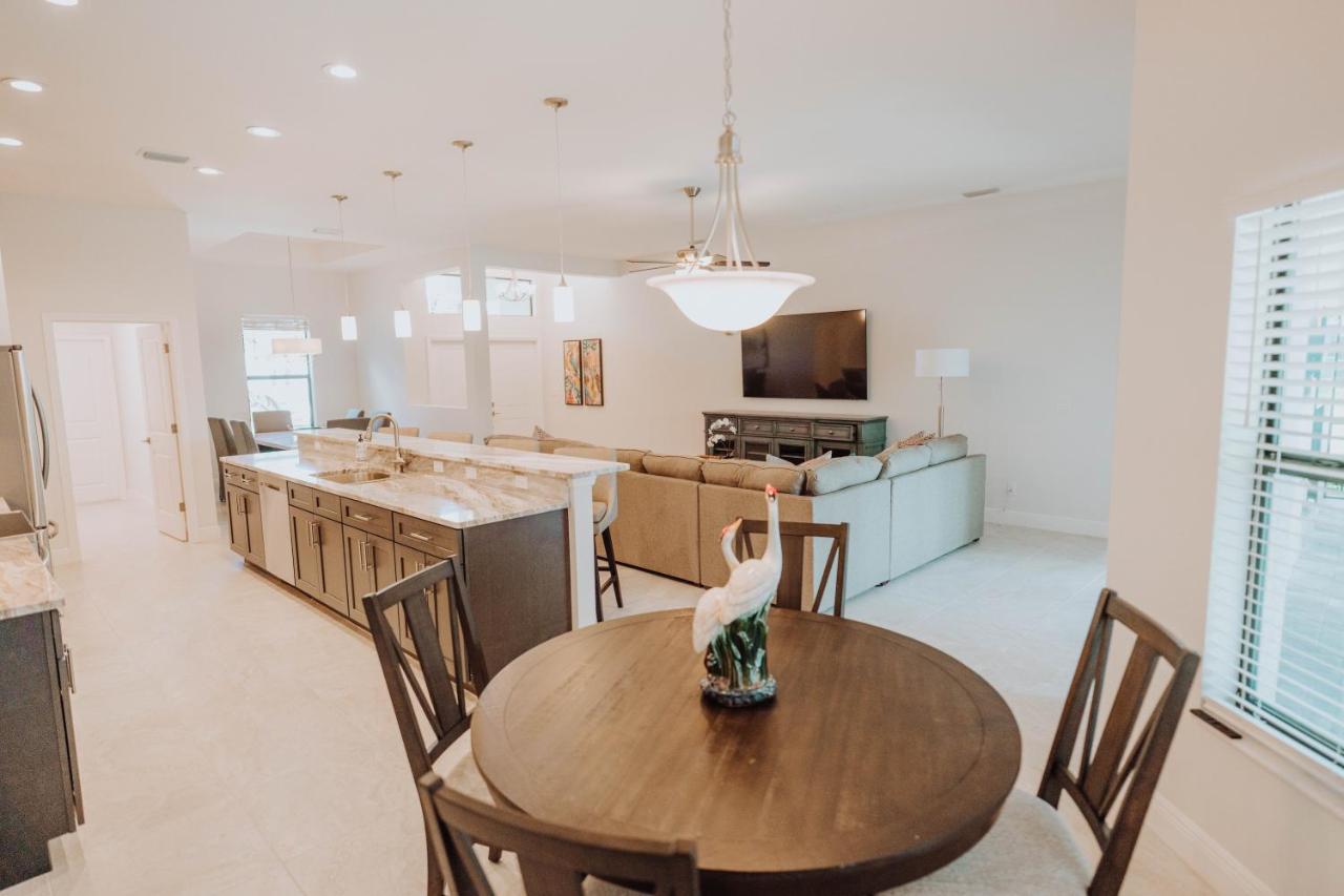 The Basilican Cape Coral Bagian luar foto